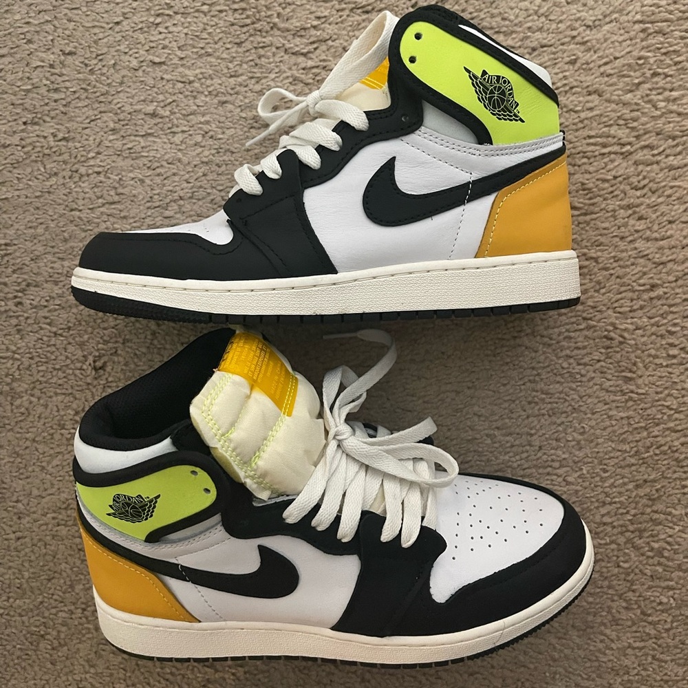 Air Jordan 1 Retro High OG ‘Volt Gold’